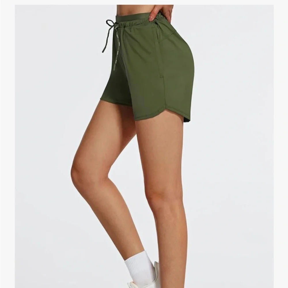 NWOT BALEAF Women's Hiking
Shorts 4" Never Worn - Picture 3 of 9